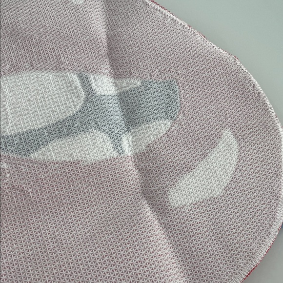 Red Lips Shaped Rug - Picture 4 of 4